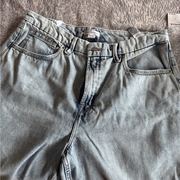 Distressed Good American Jeans - Picture 2 of 5